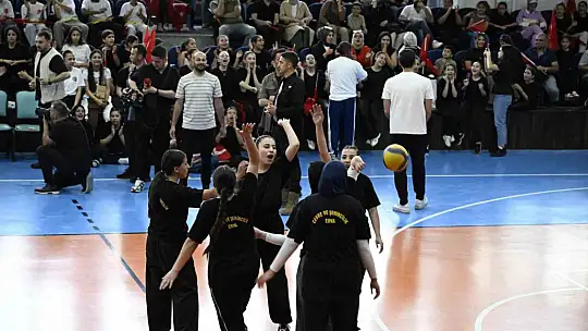 Vali Çiçek: 'ERVA, devasa bir meydan okumadır'