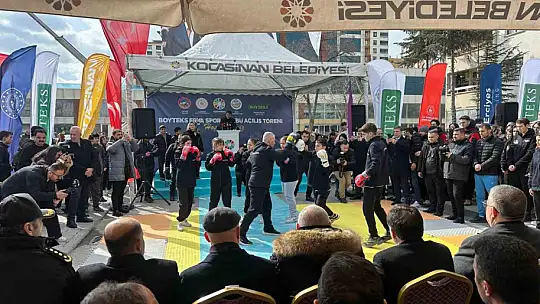 Vali Çiçek: 'Gençlerimiz bataklığa sürüklenmesin diye bir polisimizi şehit verdik'