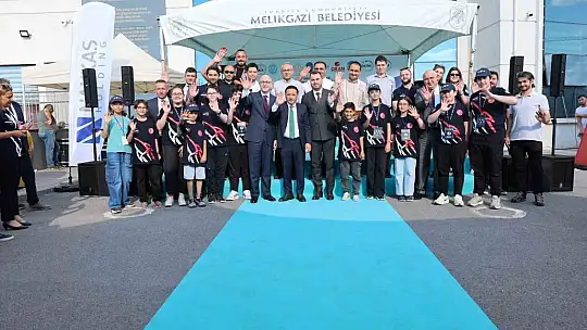 Vali Çiçek: 'Kodlamaları yaparken vatanımızın, milletimizin geleceğini kodlar gibi kodlayacağız'