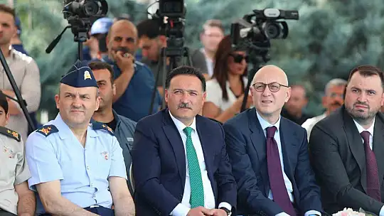 Vali Çiçek: 'Kodlamaları yaparken vatanımızın, milletimizin geleceğini kodlar gibi kodlayacağız'