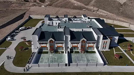 Vali Çiçek: 'Uyuşturucu ile mücadele ve rehabilitasyon merkezimizde mart ayında bismillah diyoruz'