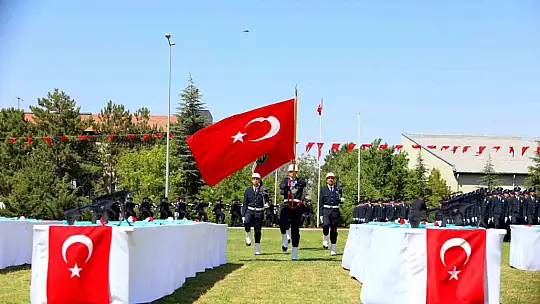 Vali Çiçek, 31'inci Dönem POMEM Mezuniyet Töreni'ne katıldı