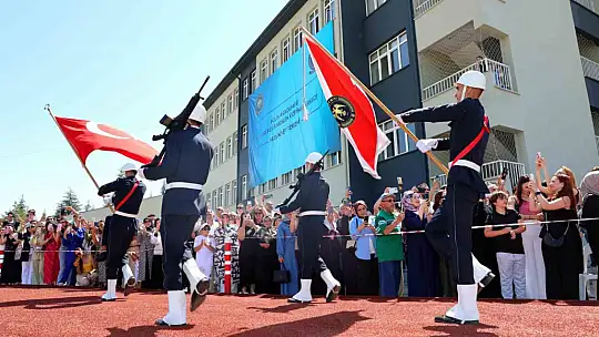 Vali Çiçek, 31'inci Dönem POMEM Mezuniyet Töreni'ne katıldı