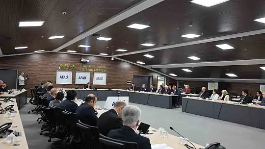 Vali Çiçek Başkanlığında Kurum Müdürleri Değerlendirme Toplantısı gerçekleştirildi