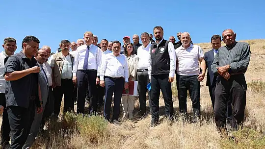 Vali Çiçek, Eğriköy Höyük Kazı Alanı'nı ziyaret etti