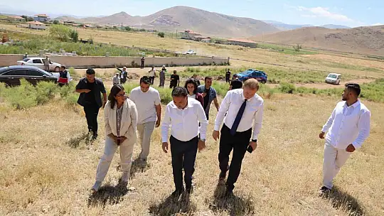 Vali Çiçek, Eğriköy Höyük Kazı Alanı'nı ziyaret etti