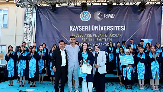 Vali Çicek, KAYÜ Sağlık Hizmetleri MYO Mezuniyet Töreni'ne katıldı