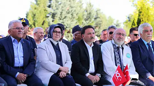 Vali Çicek, KAYÜ Sağlık Hizmetleri MYO Mezuniyet Töreni'ne katıldı