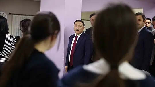 Vali Çiçek, öğrencilerle iftar yaptı