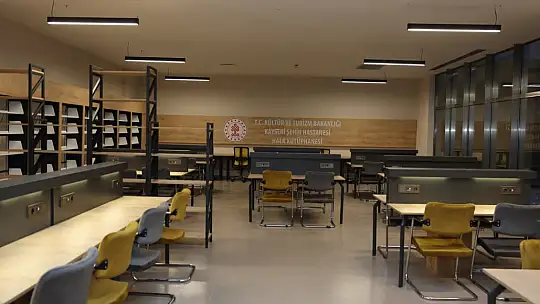 Vali Çiçek, Şehir Hastanesi'ne açılacak Hal Kütüphanesini inceledi