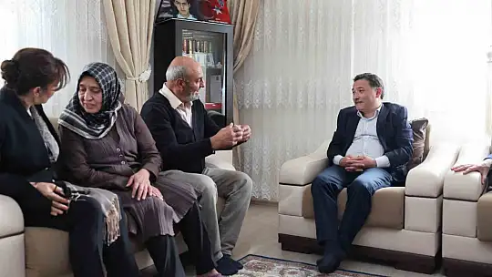 Vali Çiçek, şehit aileleriyle bayramlaştı
