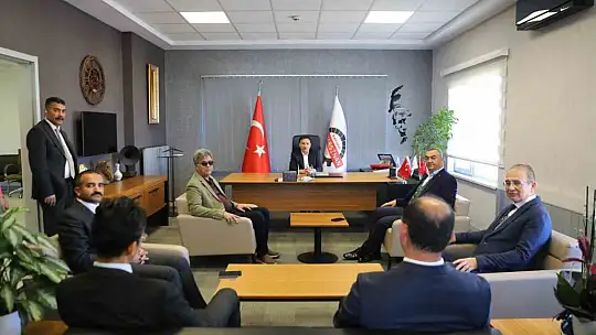 Vali Çiçek Tavlusun mahallesini ziyaret etti