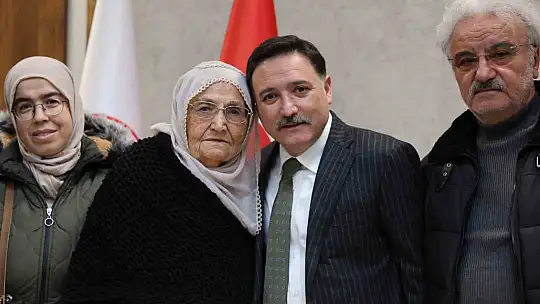 Vali Çiçek'ten afetzede ailelere anahtar teslimi