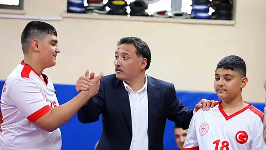 Vali Çiçek'ten Erva Sağlık Spor Kulübü'ne ziyaret