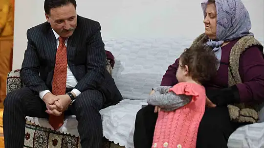 Vali Çiçek'ten ev ziyareti