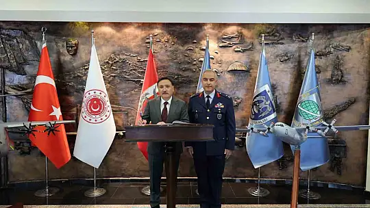Vali Çiçek'ten göreve başlayan komutanlara ziyaret