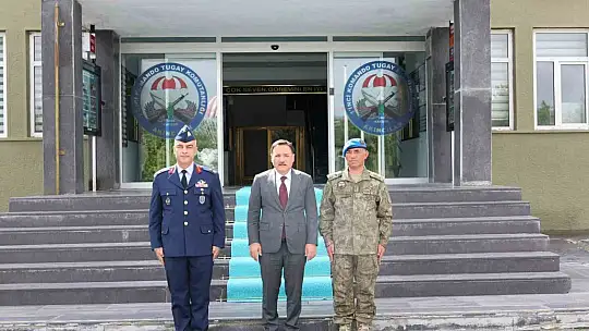 Vali Çiçek'ten göreve başlayan komutanlara ziyaret