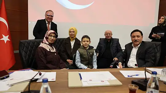 Vali Çiçek vatandaşlarla buluşmaya devam ediyor