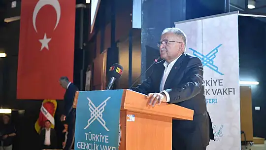 Vali Çiçek ve Başkan Büyükkılıç, çocukların heyecanına ortak oldu