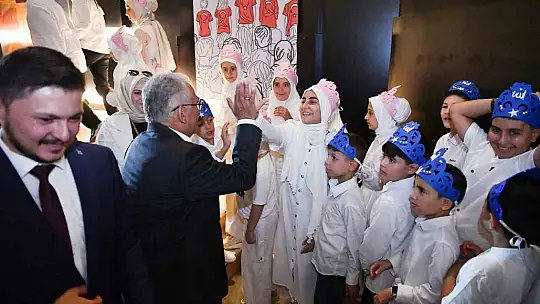 Vali Çiçek ve Başkan Büyükkılıç, çocukların heyecanına ortak oldu