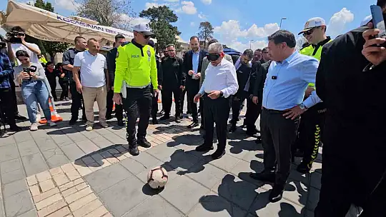 Vali Çiçek ve Büyükkılıç simülasyon gözlüğünü taktı, mesaj verdi
