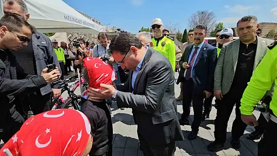 Vali Çiçek ve Büyükkılıç simülasyon gözlüğünü taktı, mesaj verdi