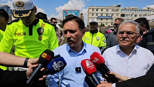 Vali Çiçek ve Büyükkılıç simülasyon gözlüğünü taktı, mesaj verdi