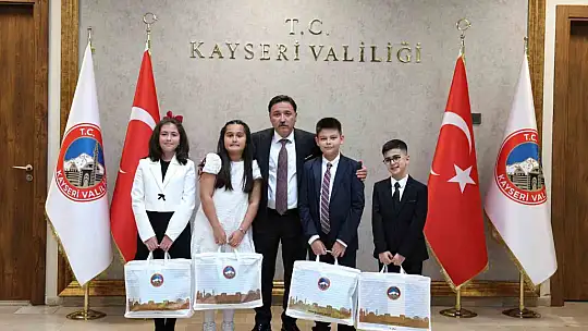 Vali koltuğuna oturan Zeynep'ten il emniyet müdürüne talimat: 'Okulların çevresinde güvenliği artırın'