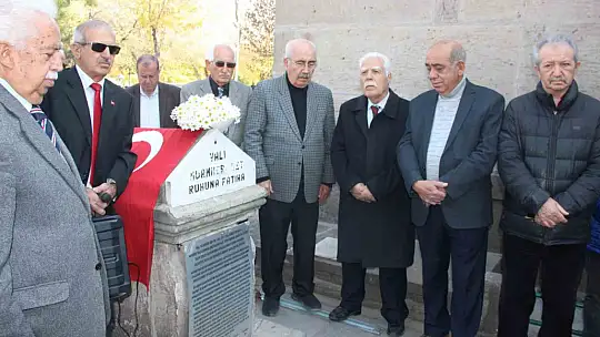 Vali Muammer Bey mezarı başında anıldı