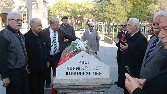 Vali Muammer Bey mezarı başında anıldı