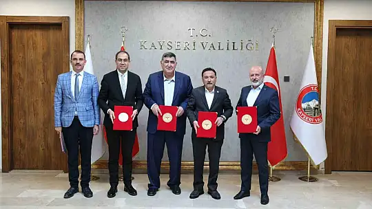 Valilikte iki protokol birden