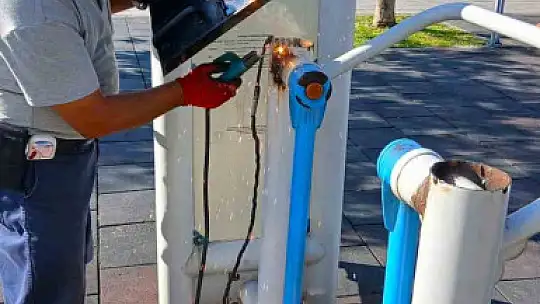 Vandallar tahrip etti, büyükşehir yeniledi