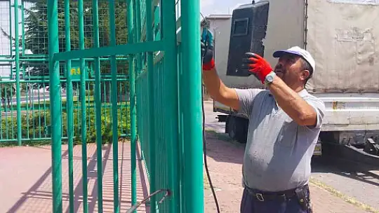 Vandallar tahrip etti, büyükşehir yeniledi