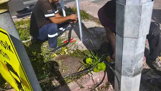 Vandallar tahrip etti, büyükşehir yeniledi