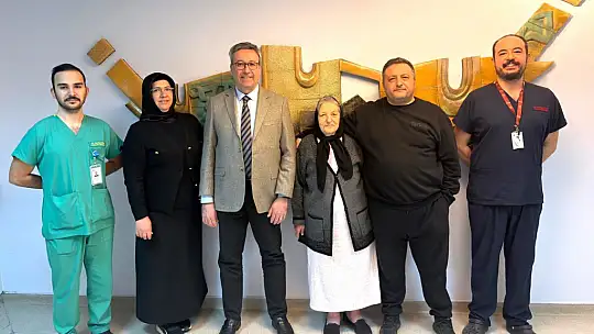 Vücudundan 3,7 kiloluk tümör çıkartılan hasta sağlığına kavuştu