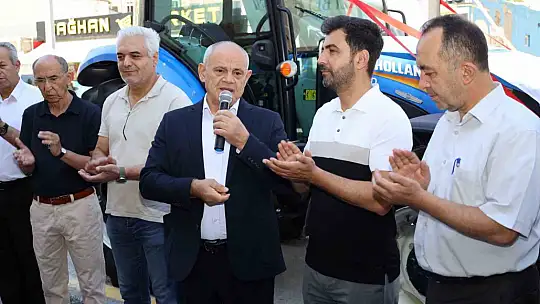 Yahyalı Belediyesi araç filosunu güçlendirdi: 2 yeni traktör hizmete alındı