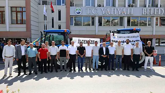 Yahyalı Belediyesi araç filosunu güçlendirdi: 2 yeni traktör hizmete alındı
