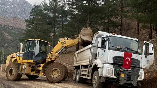 Yahyalı'da sel ve heyelan sonucu kapanan yollar açıldı