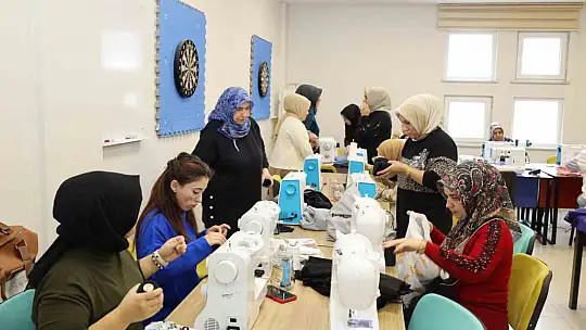 Yahyalı'da tekstil fabrikası için istihdam garantili kurs açıldı