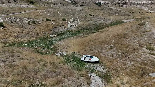 Yamula Barajı'nda sular çekildi, eski mahalle ortaya çıktı