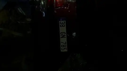 Yan yatan otomobilden tek başına çıkıp, yüzünü yıkamaya gitti
