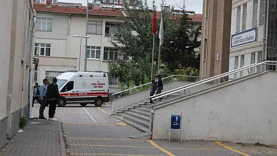 Yangın ziline basınca okulda izdiham çıktı: 15 öğrenci yaralı