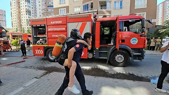 Yangında mahsur kalanlar kurtarılmaya başlandı, çocuklarına kavuşan aileler gözyaşlarına boğuldu