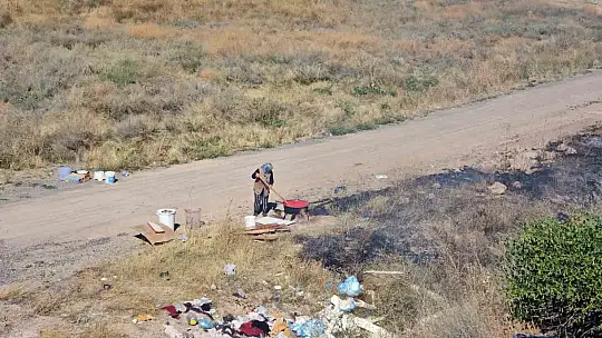 Yangını salça kaynatarak izledi