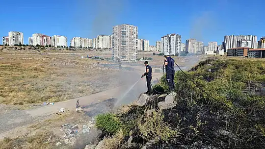 Yangını salça kaynatarak izledi