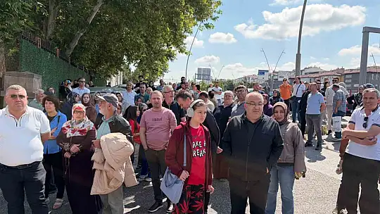 Yanlış okula geldi, sınava yetiştirmek için vatandaş seferber oldu