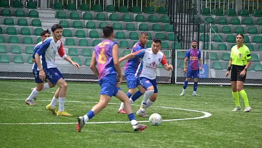 Yeni Esenspor 3 puanı 4 golle aldı
