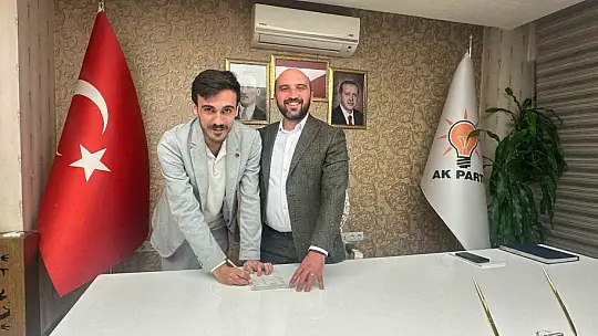 Yeniden Refah Partisi'nin kadın kolları ve gençlik kolları başkanı AK Parti'ye geçti