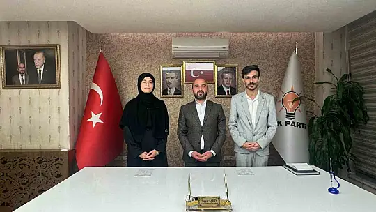 Yeniden Refah Partisi'nin kadın kolları ve gençlik kolları başkanı AK Parti'ye geçti
