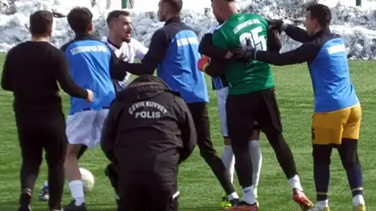 Yeşil sahalarda uçan tekmeler konuştu